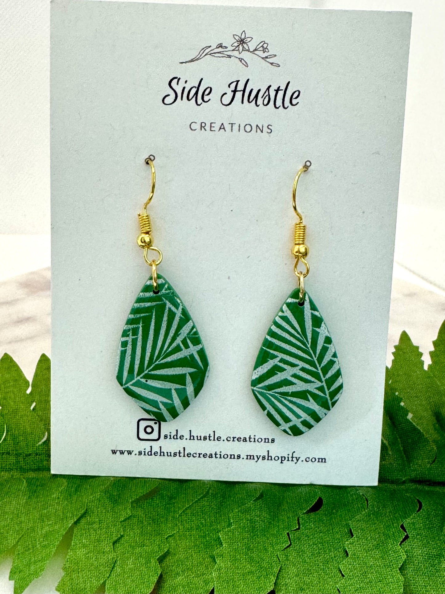 Palm Leaf Tammy Dangle