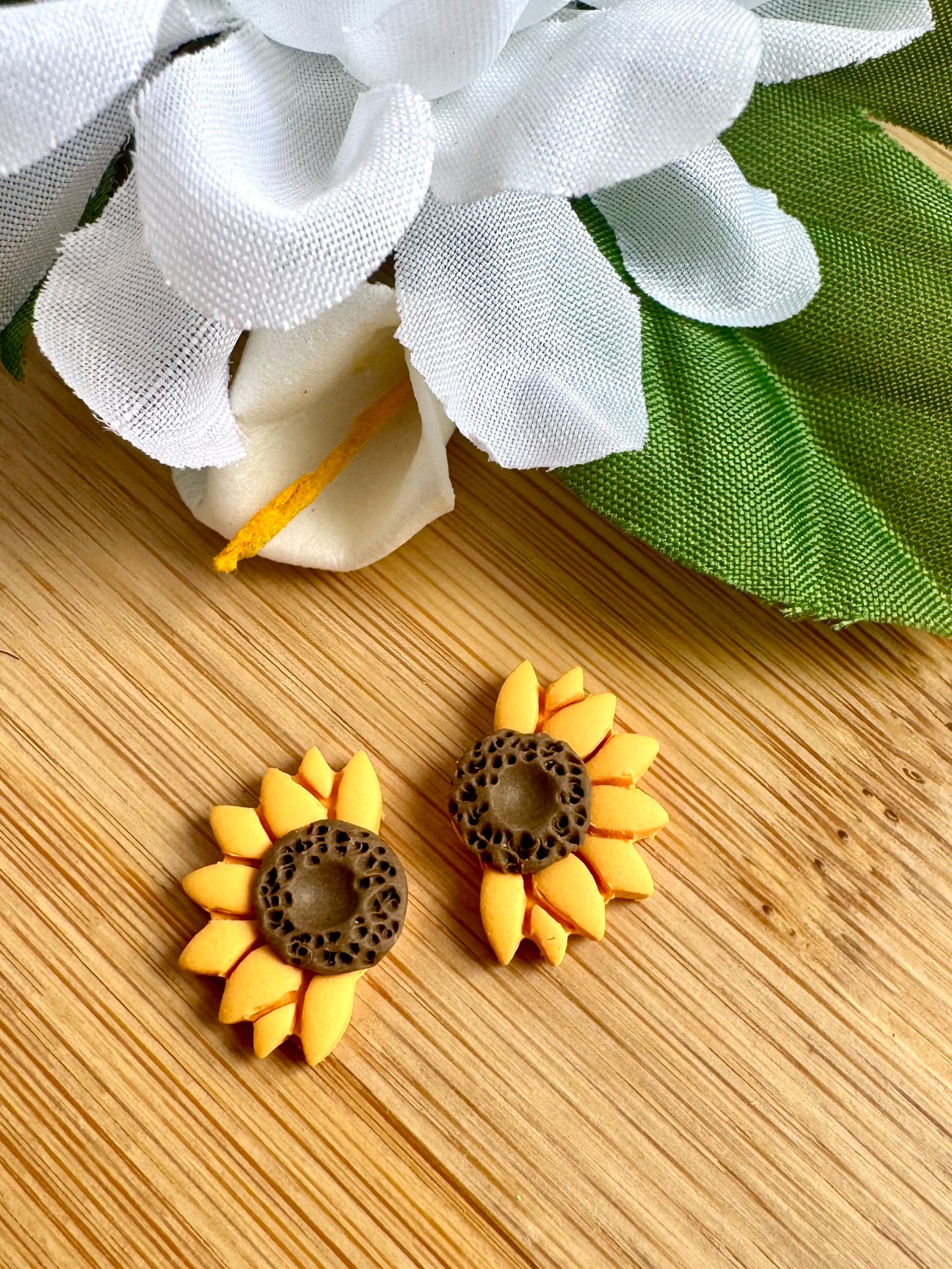 Half Sunflower Stud