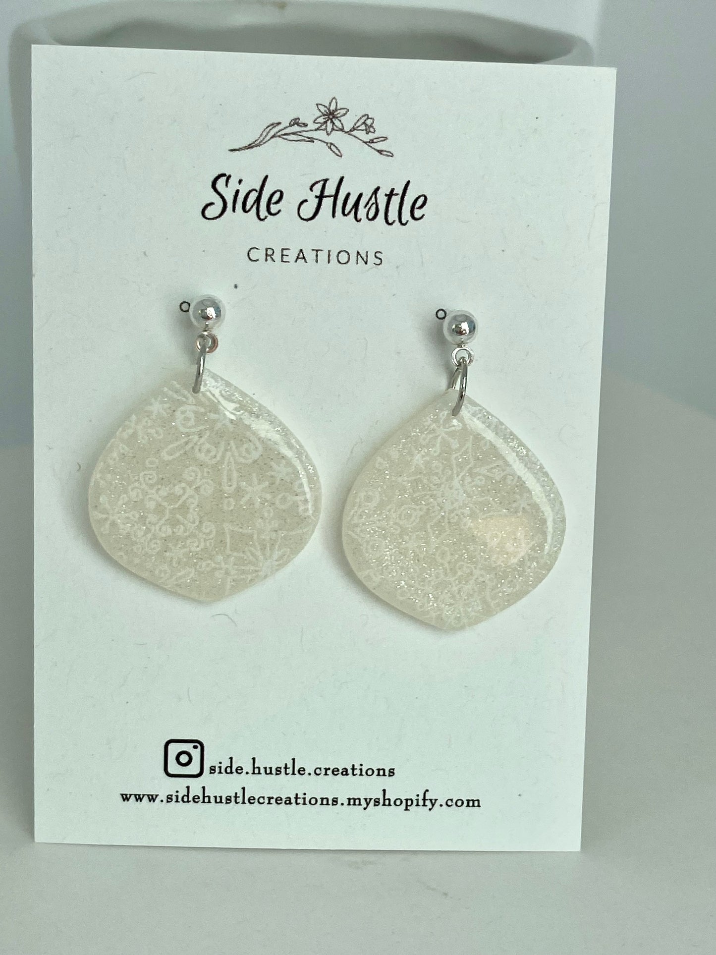 Large Snow Drop Daphne Dangles