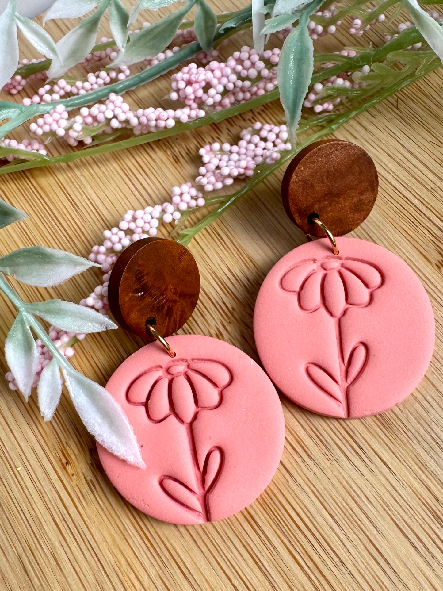 Coral Daisy Willow Dangle