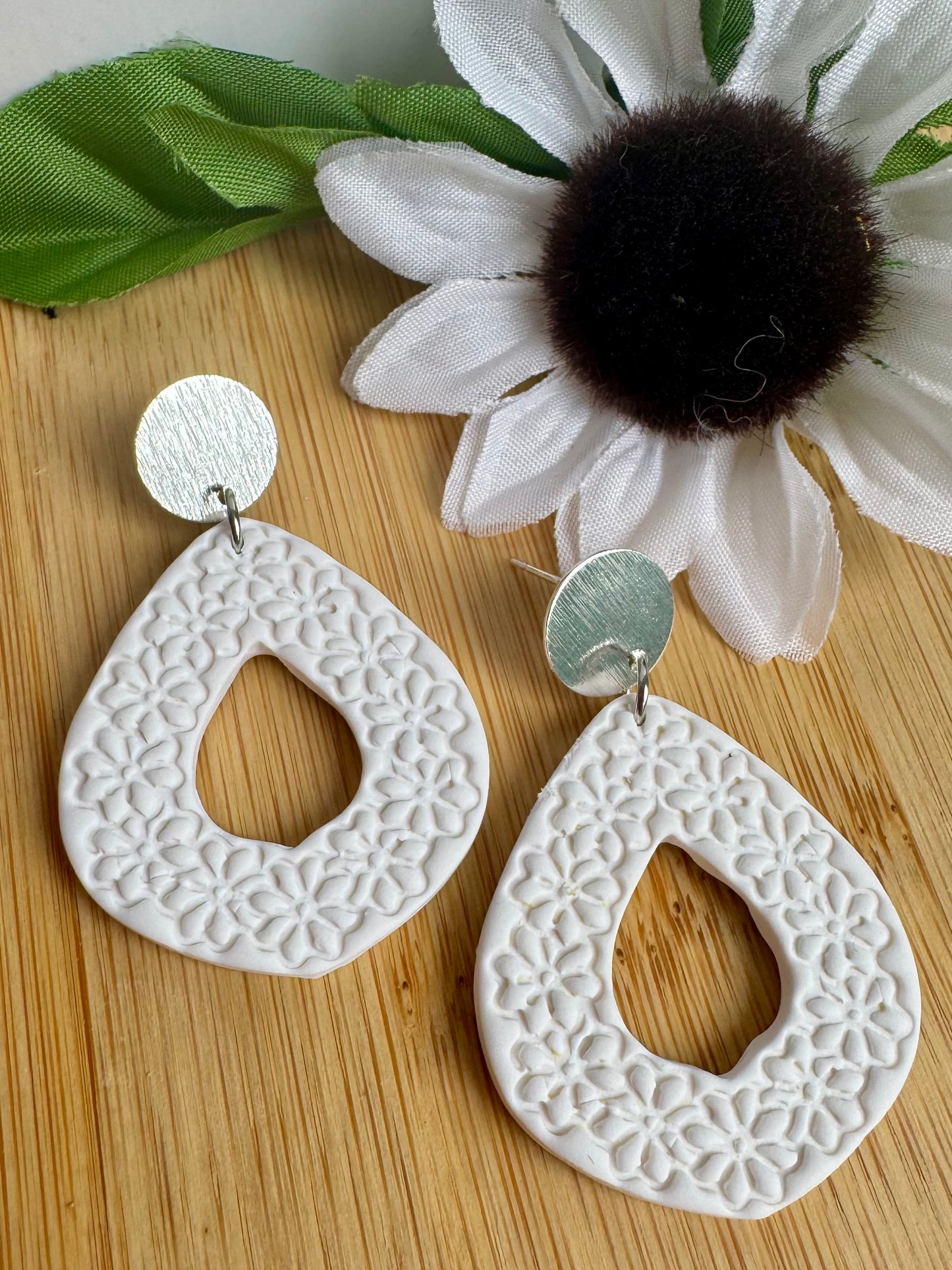 Lacey Daisy Tear Drop Dangle