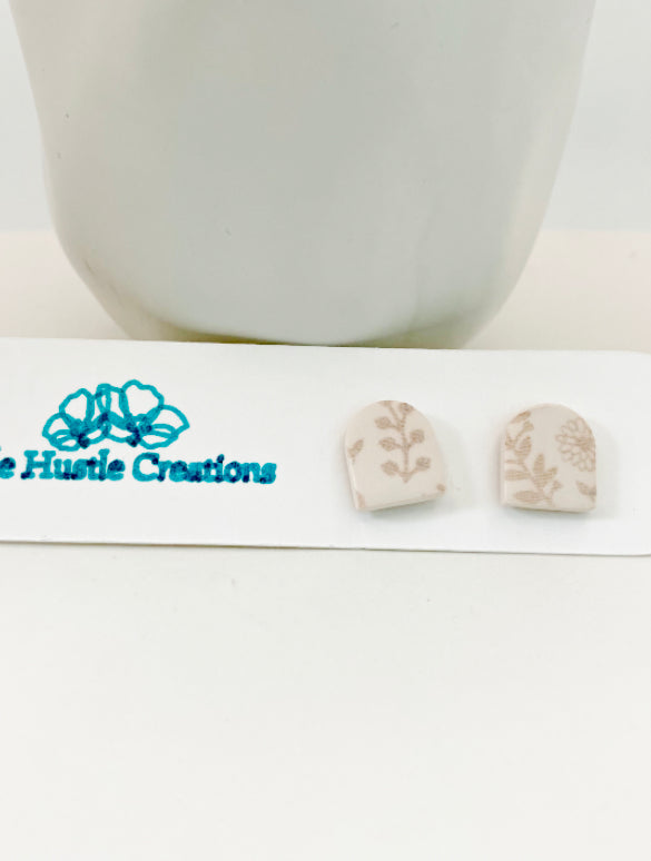 Cream Patterned Arch Stud