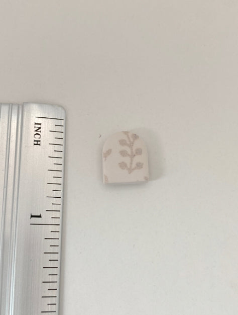 Cream Patterned Arch Stud